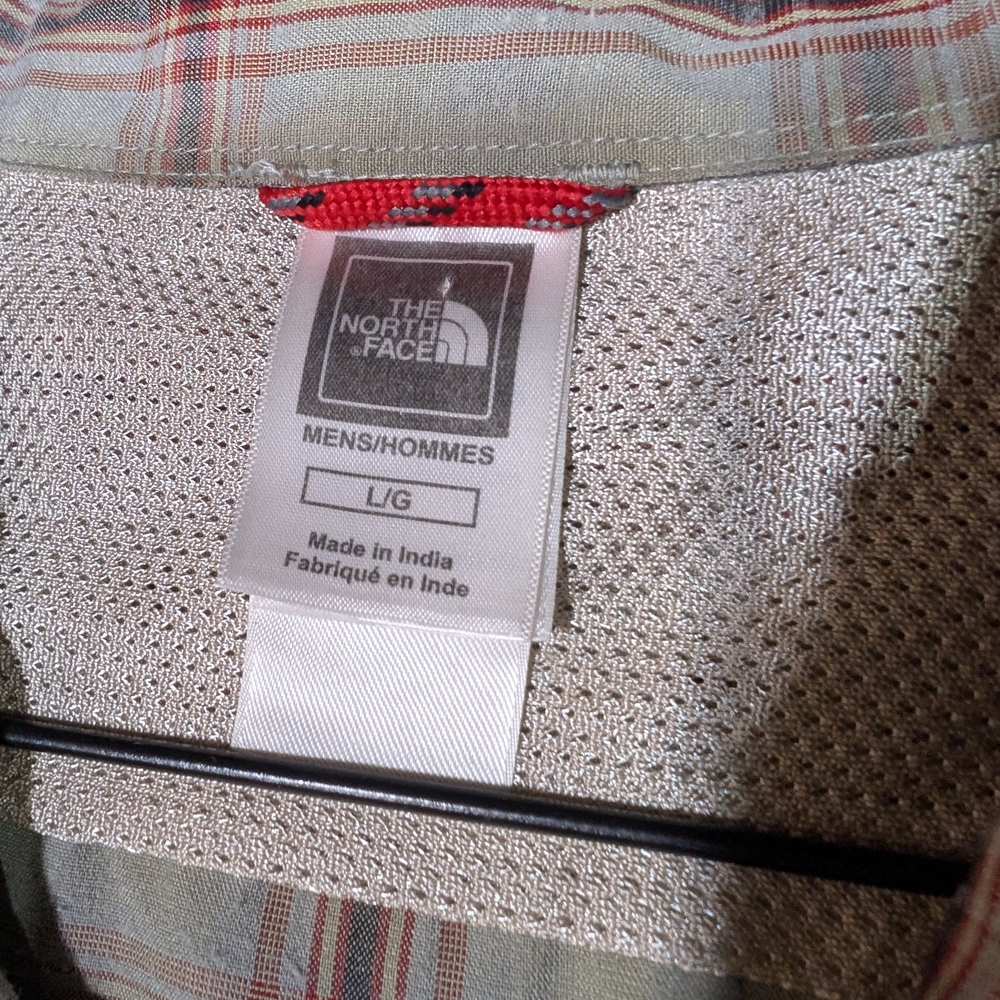 North Face Men's Plaid Short Sleeve Shirt - Picture 4 of 11